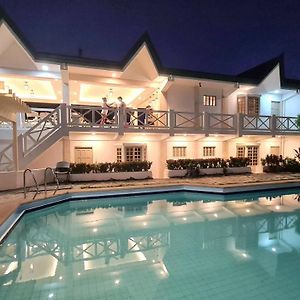 Casa Sakura Resort